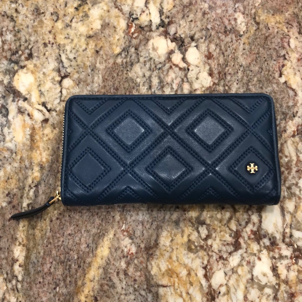 AUTHENTIC Tory Burch Wallet